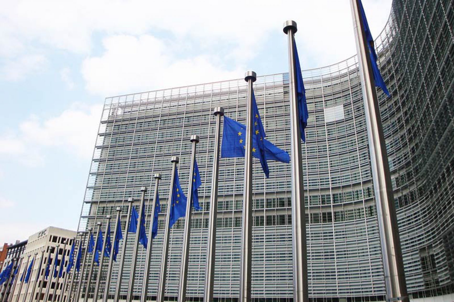 Commissione Europea: “La ripresa economica in Italia accelera”