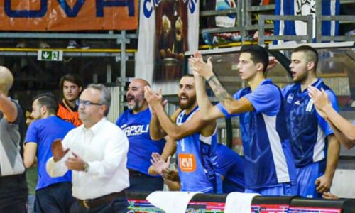 Scafati Napoli basket – Prima vittoria per gli azzurri di Sacripanti