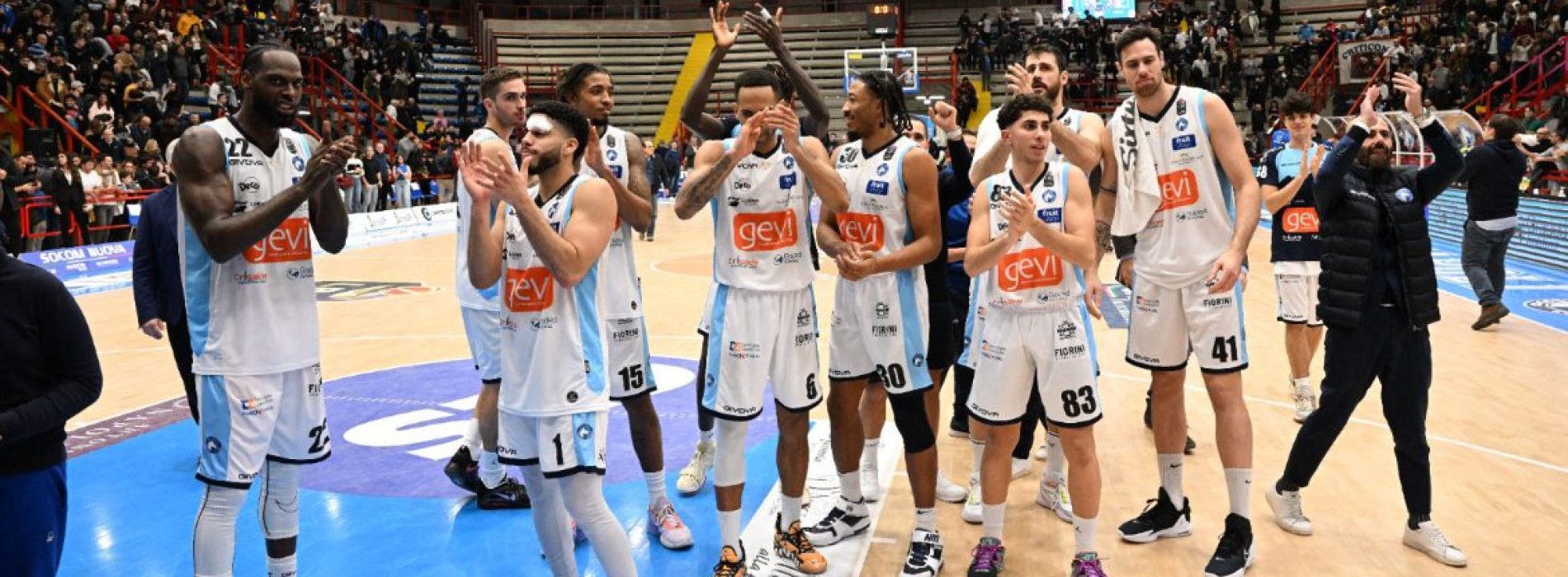 La Gevi Napoli Basket trionfa sull’Olimpia Milano: gioia incontenibile al Palabarbuto!