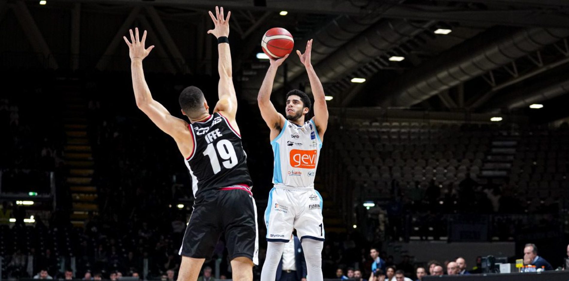 Gevi Napoli Basket, orgoglio e determinazione: battuta la capolista Virtus Bologna